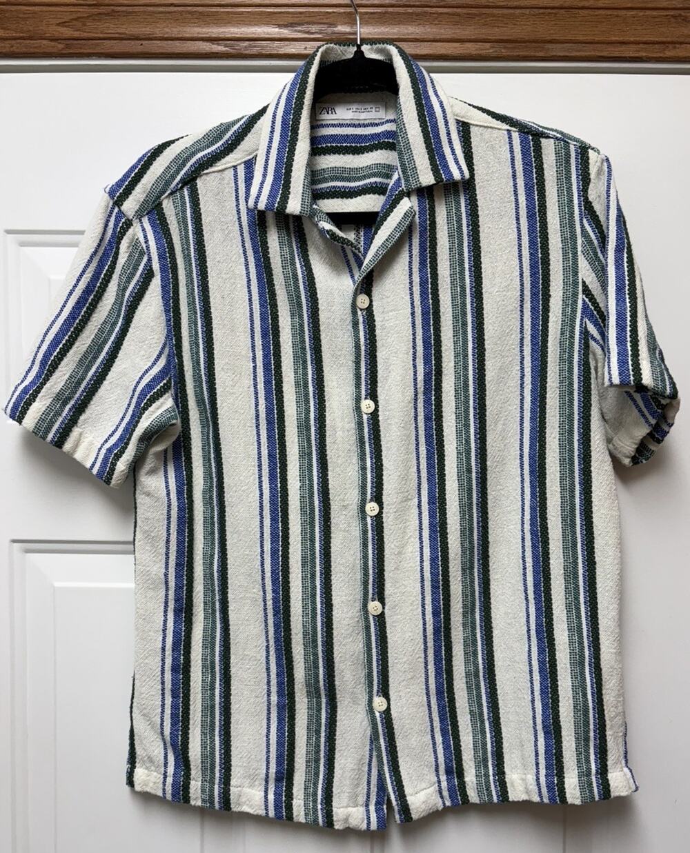 Zara Man Size Small Short Sleeve Button Down Cream Shirt Vertical Stripes